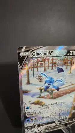 Pokemon TCG Glaceon V 175/203 SWSH07: Evolving Skies Holo Mint Condition - Image 3