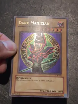 Yu-Gi-Oh! ULTRA RARE CARD DARK MAGICIAN LOB-005 1996 VINTAGE PRINT VLP - Image 2