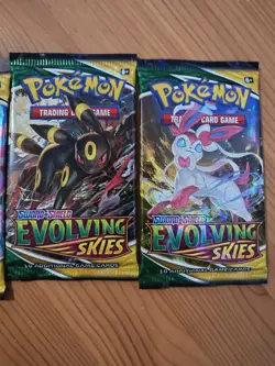 Pokemon TCG: Sword & Shield - Evolving Skies Booster Pack (Contains 10 Cards) x6 820650808777 - Image 2