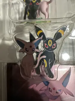 Prismatic Evolutions Premium Figure Collection Espeon & Umbreon PIN And Sleeves - Image 3