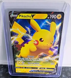 FULL ART 'PIKACHU V' 2021 HOLO RARE POKEMON COLLECTABLE CARD TCG SWSH061.👌MINT - Image 1