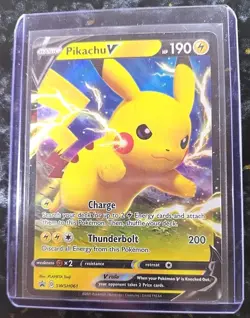 FULL ART 'PIKACHU V' 2021 HOLO RARE POKEMON COLLECTABLE CARD TCG SWSH061.👌MINT - Image 3