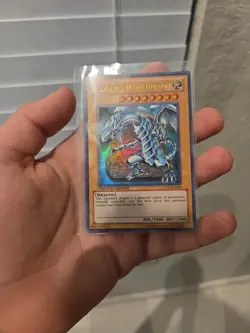 Yu-Gi-Oh Blue Eyes White Dragon LOB-001 Foil Card 1996 - Image 1