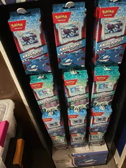 Pokemon TCG Knock Out Collection Box Suicine & Kyogre Factory Sealed(random) - Image 1
