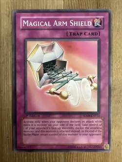 Magical Arm Shield - SD09-EN032 - Common - 1st Edition x1 - Lightly Played - Image 1