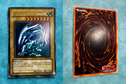 Vintage 2000s Yu-Gi-Oh Collection - SDK Blue eyes, SDY dark magician, SDD Duster - Image 2