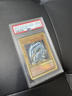 PSA 10 - 2020 Yugioh Blue Eyes White Dragon MAGO-EN001 Maximum Gold 1st Edition. - Image 3