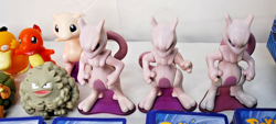 HUNDREDS OF UNSORTED COLLECTABLE POKEMON CARDS AND MISC POKEMON ITEMS - Image 3