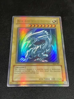 Blue-Eyes White Dragon SDK-001 Ultra Rare Unlimited Full Holo Bleed 🩸- MP - Image 1