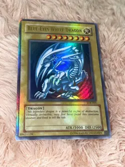 Blue-Eyes White Dragon SDK-001 Ultra Rare Unlimited Full Holo Bleed 🩸- MP - Image 2