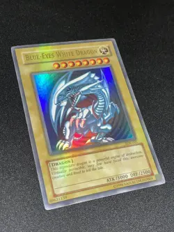 Blue-Eyes White Dragon SDK-001 Ultra Rare Unlimited Full Holo Bleed 🩸- MP - Image 5