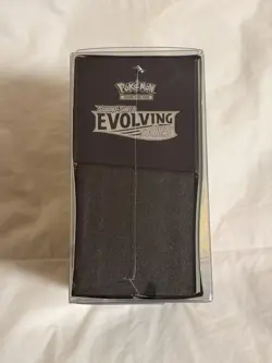 Pokemon TCG: SW&SH Evolving Skies Elite Trainer Box w/ Plastic Display Case - Image 4