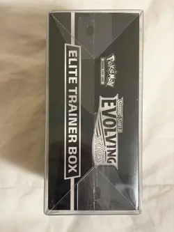 Pokemon TCG: SW&SH Evolving Skies Elite Trainer Box w/ Plastic Display Case - Image 5