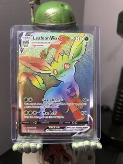 Pokemon Leafeon VMAX Secret Rare Full Art Holo 204/203 Evolving Skies - Image 1