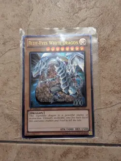 Yu-Gi-Oh! TCG Blue-Eyes White Dragon Ultimate Rare 1st Edition YSKR-EN001 - Image 1