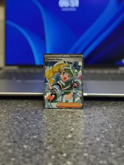 Pokemon Emcee's Hype 220/182 Destined Rivals Full Art Trainer Card Gem Mint - Image 1