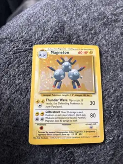 Pokemon TCG Magneton Base Set Holo Unlimited Rare Card 9/102 HP - Image 1