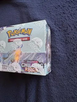Pokemon Sword & Shield: Chilling Reign Booster Box In Acrylic Case - Image 4