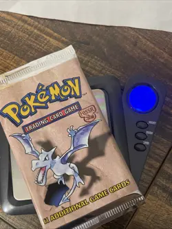 Heavy! Pokemon Fossil Booster Pack Aerodactyl Art -21.32 742818061599 - Image 1