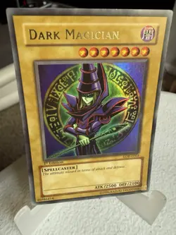 Dark Magician LOB-E005 The Legend of Blue Eyes White Dragon 1st Edition European - Image 1