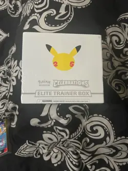 Pokemon TCG: 25th Anniversary Celebrations Elite Trainer Box (2021) 820650809439 - Image 1