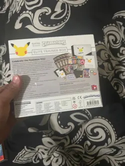 Pokemon TCG: 25th Anniversary Celebrations Elite Trainer Box (2021) 820650809439 - Image 2