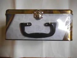 2017 Pokemon TCG Shining Legends Collector’s Tin 5 Packs *Factory Seal/English* 820650803253 - Image 3