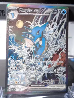Kingdra ex shrouded fable Promo Card, near mint, pre-owned - Image 1