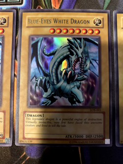YuGiOh Blue Eyes White Dragon Ultra LOB-001 Unlimited Original PLAYSET - NM/VLP - Image 3