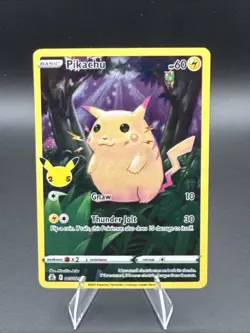 POKEMON FULL ART PIKACHU 005/025 RARE CELEBRATIONS 2021 LP + ARCEUS SLEEVE - Image 1
