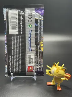Pokemon Sword & Shield Chilling Reign Booster Pack 820650808470 - Image 2