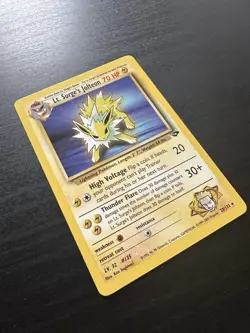 Pokemon TCG : Lt. Surge's Jolteon 28/132 Gym Challenge Regular LP - Image 1