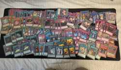 Yugioh bulk 1000+ cards, include deck cores, staple cards, and high rarities - Image 2