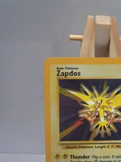 Zapdos 16/102 Pokemon Card TCG Base Set Unlimited Holo - Image 3