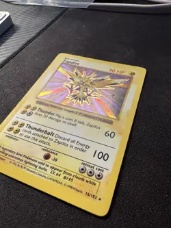 1999 Pokemon TCG Zapdos Shadowless Holo 16/102 Base Set Rare - Image 2