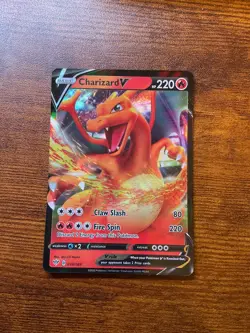Pokemon Charizard v Holo Ultra Rare Darkness Ablaze 19/189 - Image 1