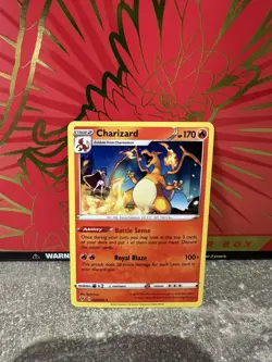 Charizard 025/185 Rare Vivid Voltage Pokemon NM - Image 1