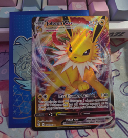 Jolteon VMAX 051/203 SWSH07: Evolving Skies Holo, NEAR MINT Eeveelution Card - Image 1