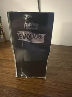 Pokemon TCG Sealed Evolving Skies ETB - Image 2