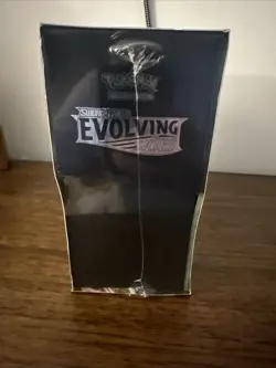 Pokemon TCG Sealed Evolving Skies ETB - Image 4