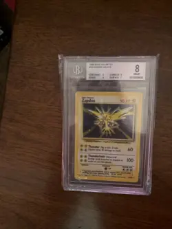 Zapdos #16/102 1999 POKEMON Base Unlimited Rare Holo BGS 8 NM-MT🔥 - Image 1