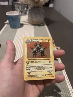 Pokemon TCG Magneton Base Set Holo Shadowless Rare Card 9/102 MP Condition - Image 1