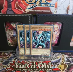 Yugioh! 3x Blue-Eyes White Dragon SDWD-EN001 Common - Image 1