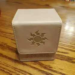 MTG Mana Flip Alcove Deck Box White 3rd Generation Magnet Ultra Pro Magic - Image 1