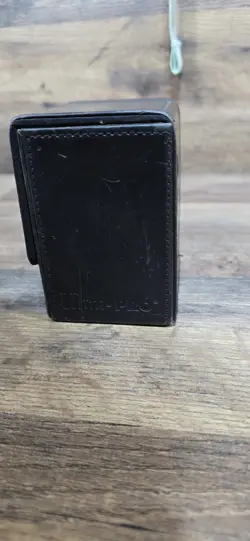 Magic the Gathering MTG Mana Flip Deck Box Ultra Pro BLACK Magnetic Pre Owned - Image 5