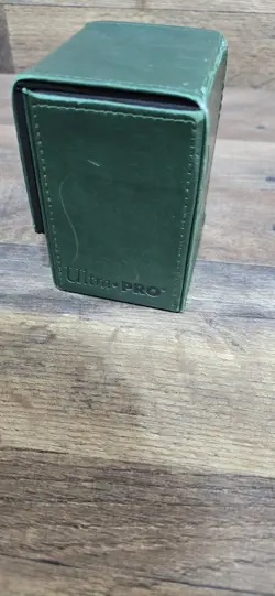 Magic the Gathering MTG Mana Flip Deck Box Ultra Pro GREEN Magnetic Pre Owned - Image 5