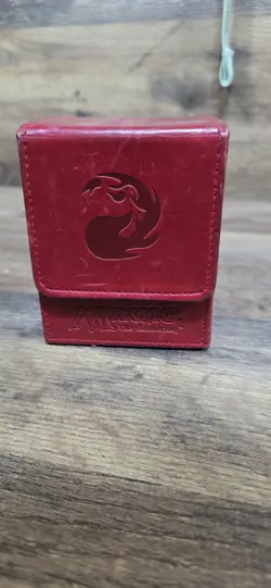 Magic the Gathering MTG Mana Flip Deck Box Ultra Pro RED Magnetic Pre Owned - Image 1