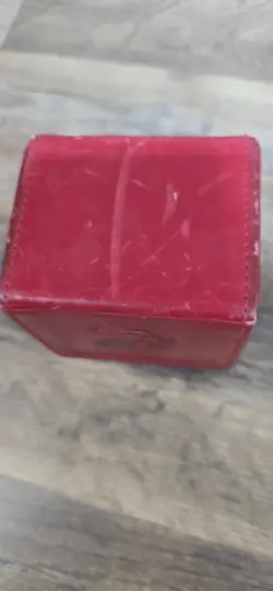 Magic the Gathering MTG Mana Flip Deck Box Ultra Pro RED Magnetic Pre Owned - Image 2