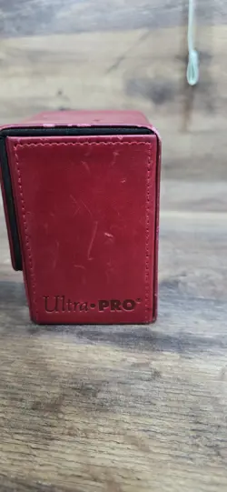 Magic the Gathering MTG Mana Flip Deck Box Ultra Pro RED Magnetic Pre Owned - Image 5