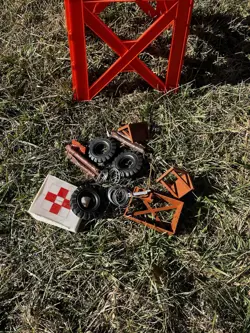 Vintage G.I. Joe adventure team training center tower with some accessories BIN! - Image 2